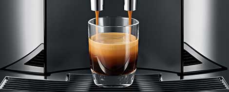 Jura E8 parzy espresso na najwyższym poziomie